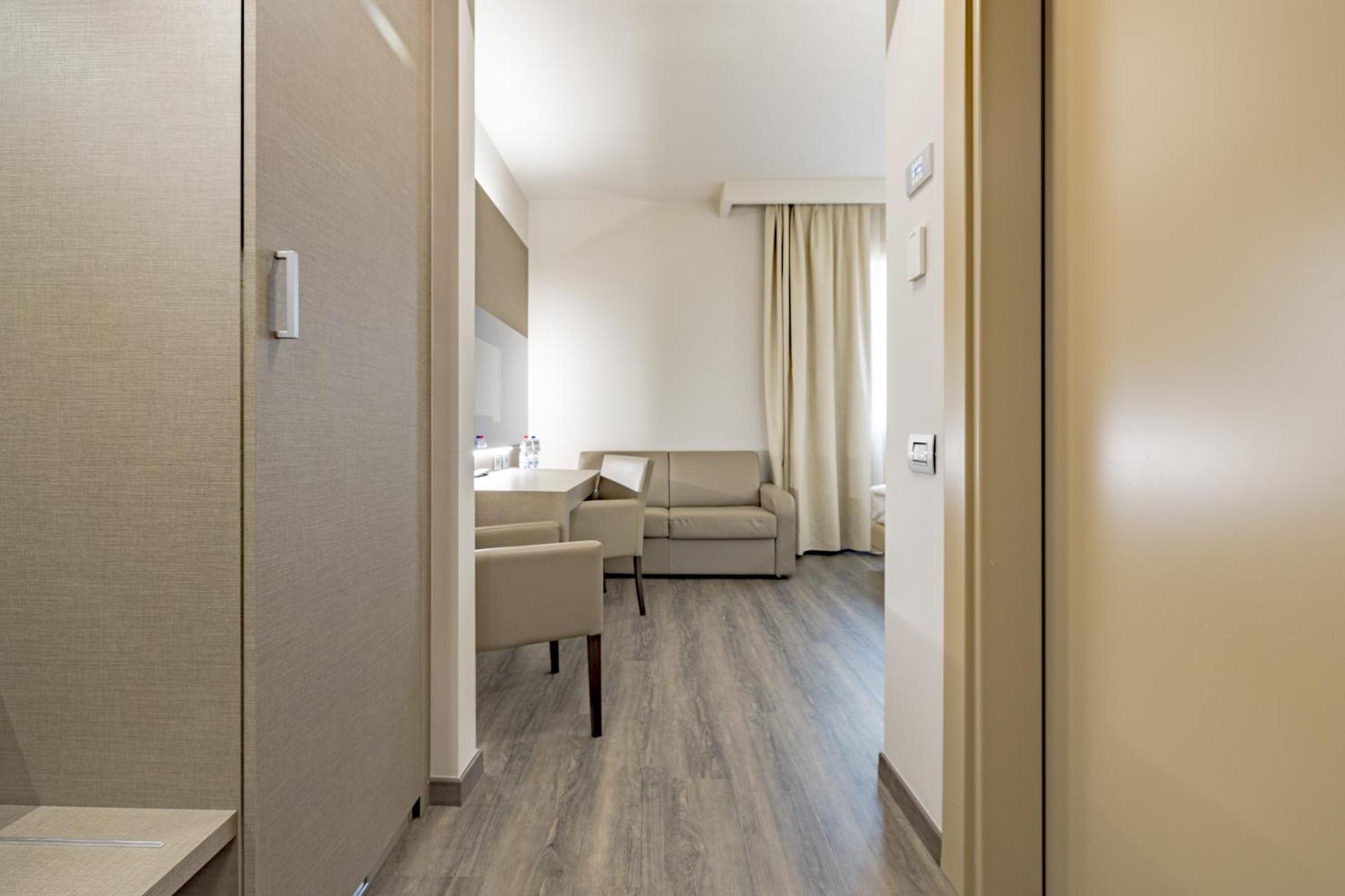 Just Hotel Saronno Eksteriør billede